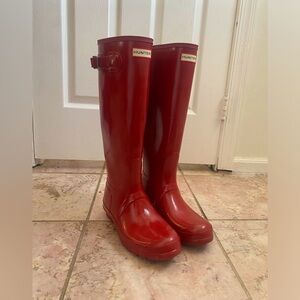 Hunter Rain Boots Women's Original Tall Gloss in Military Red